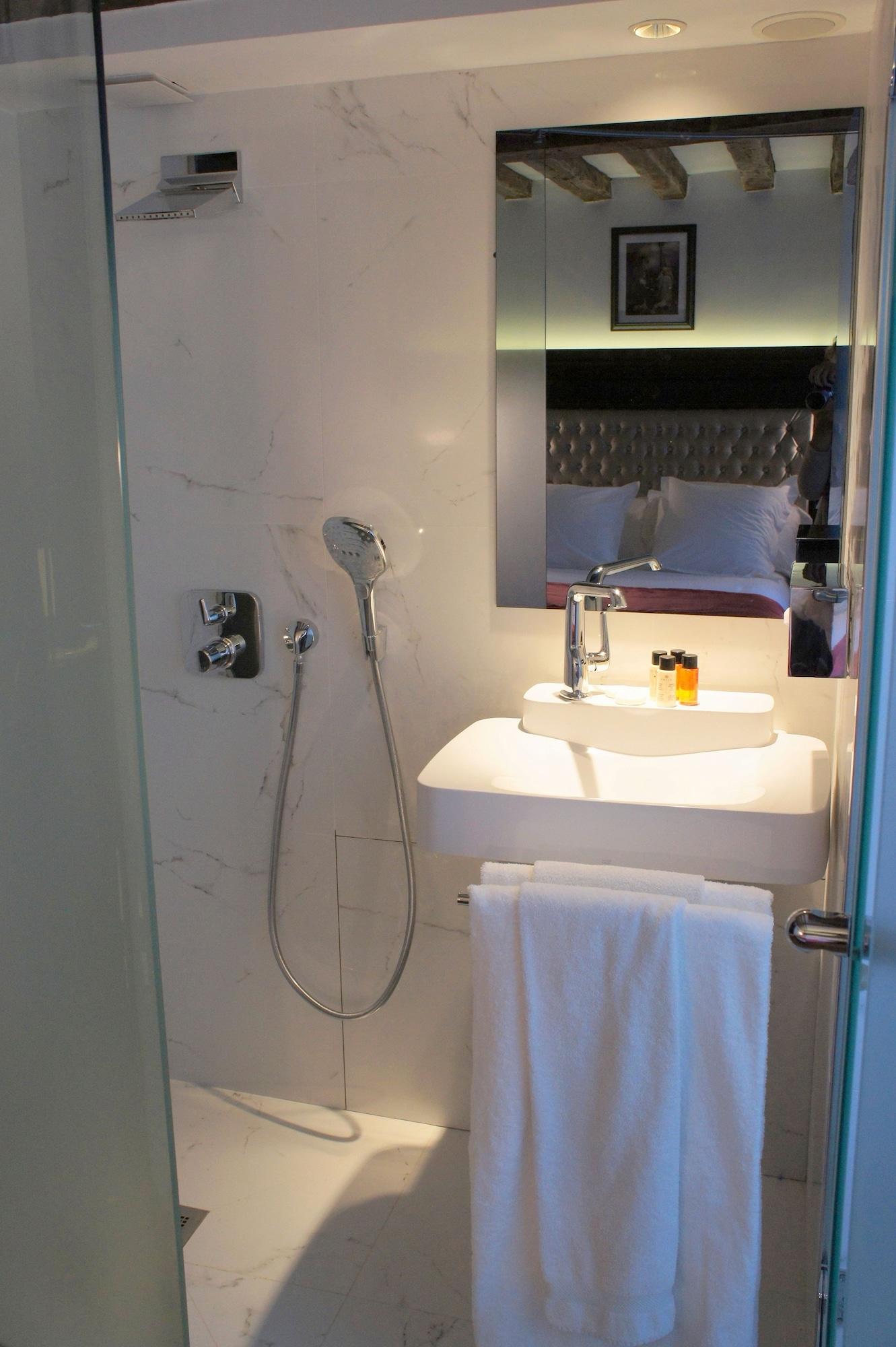 Tonic Hotel Saint Germain Des Pres Paris Exterior photo