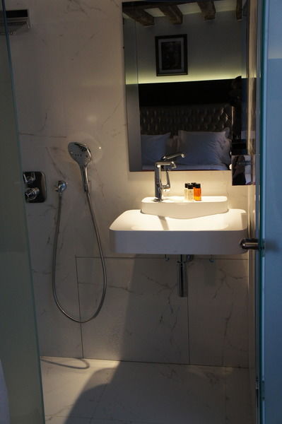 Tonic Hotel Saint Germain Des Pres Paris Exterior photo